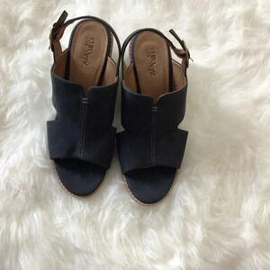 Euro soft Sandal Size 9 Medium Block Heels